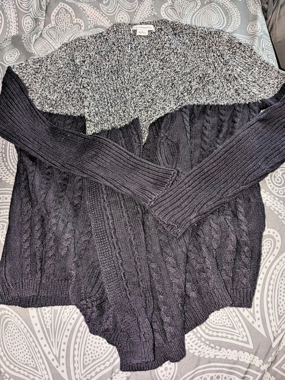 Liz Claiborne Women's Knit Cardigan Gray & Black Size Medium